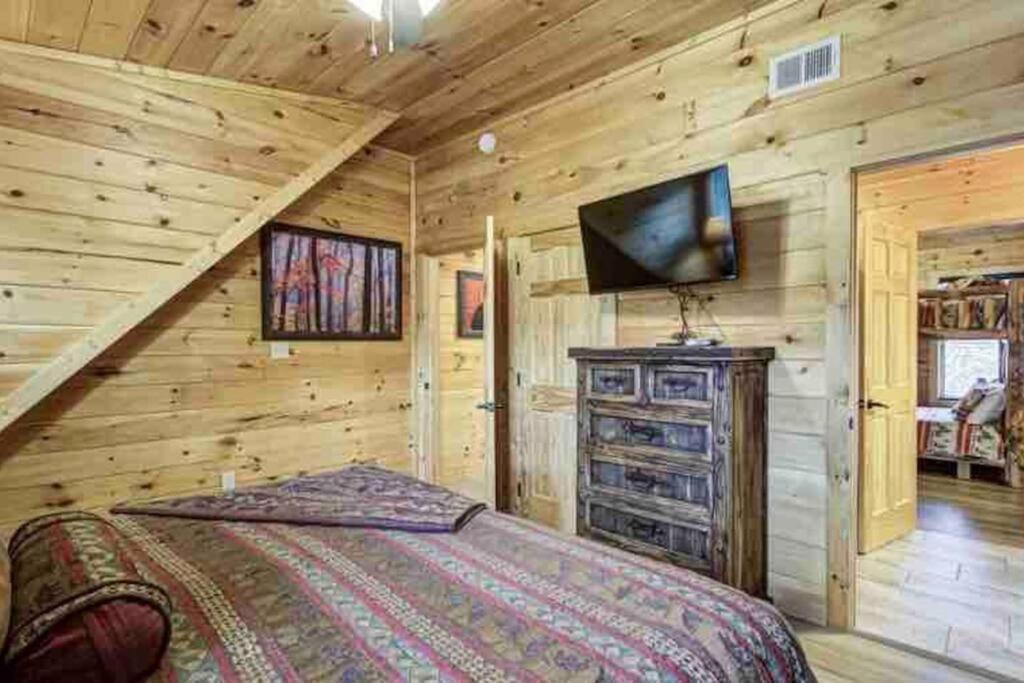 Tennessee Oasis Pool Cabin Βίλα Sevierville Εξωτερικό φωτογραφία