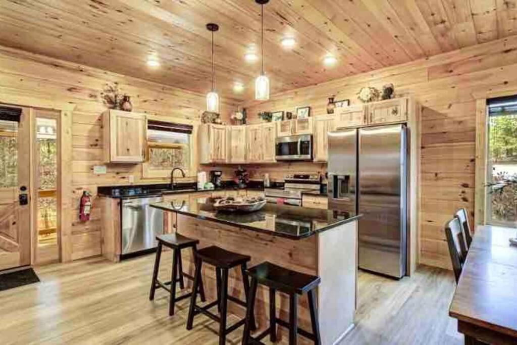 Tennessee Oasis Pool Cabin Βίλα Sevierville Εξωτερικό φωτογραφία