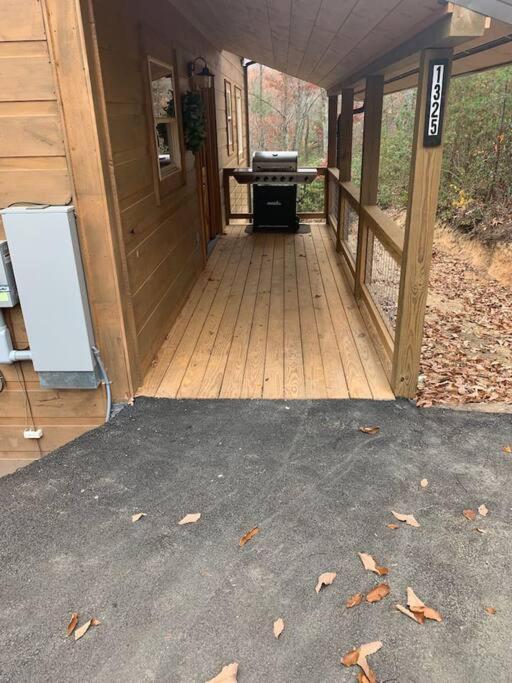 Tennessee Oasis Pool Cabin Βίλα Sevierville Εξωτερικό φωτογραφία