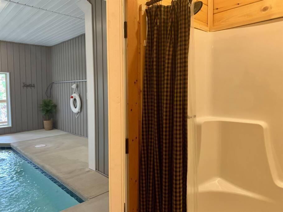 Tennessee Oasis Pool Cabin Βίλα Sevierville Εξωτερικό φωτογραφία