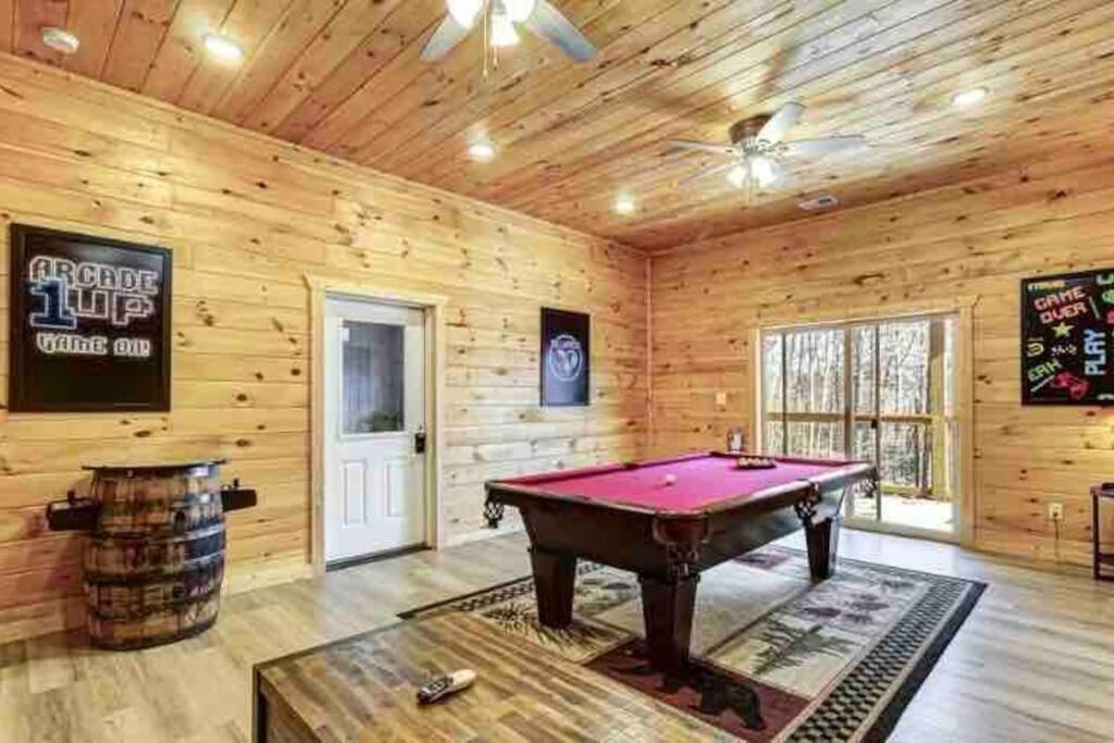 Tennessee Oasis Pool Cabin Βίλα Sevierville Εξωτερικό φωτογραφία