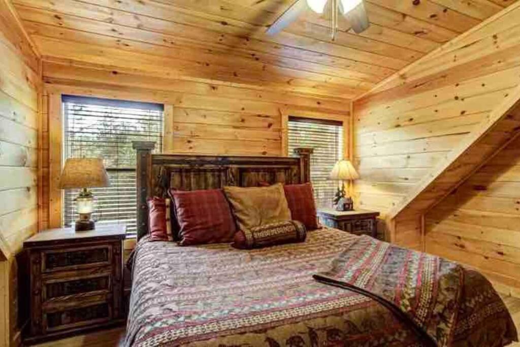 Tennessee Oasis Pool Cabin Βίλα Sevierville Εξωτερικό φωτογραφία