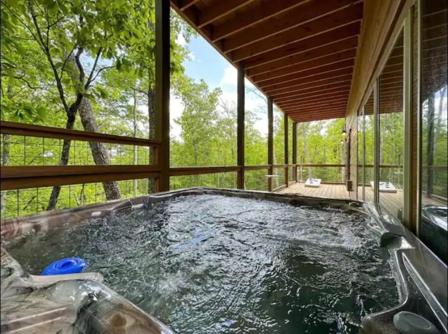 Tennessee Oasis Pool Cabin Βίλα Sevierville Εξωτερικό φωτογραφία