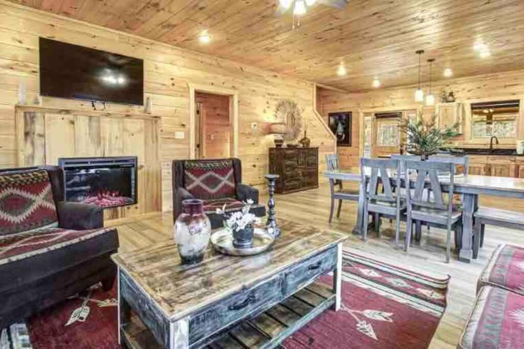 Tennessee Oasis Pool Cabin Βίλα Sevierville Εξωτερικό φωτογραφία