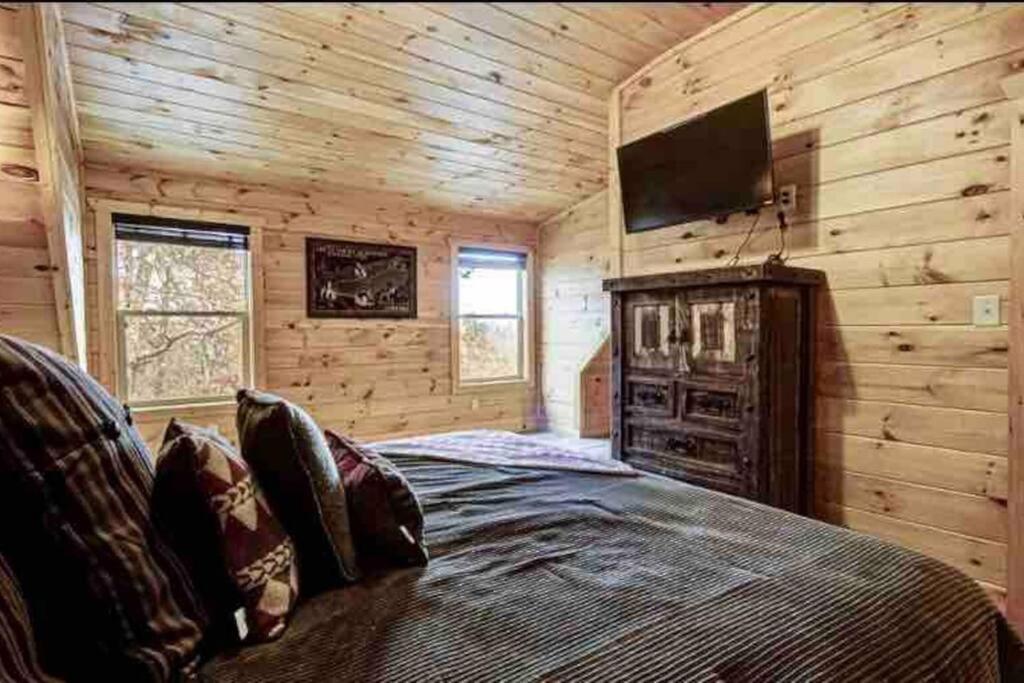 Tennessee Oasis Pool Cabin Βίλα Sevierville Εξωτερικό φωτογραφία