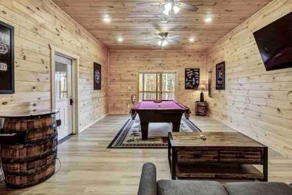 Tennessee Oasis Pool Cabin Βίλα Sevierville Εξωτερικό φωτογραφία