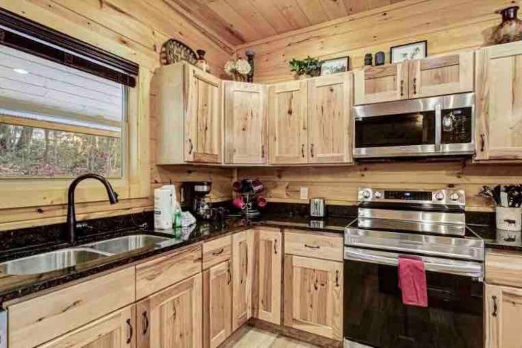 Tennessee Oasis Pool Cabin Βίλα Sevierville Εξωτερικό φωτογραφία