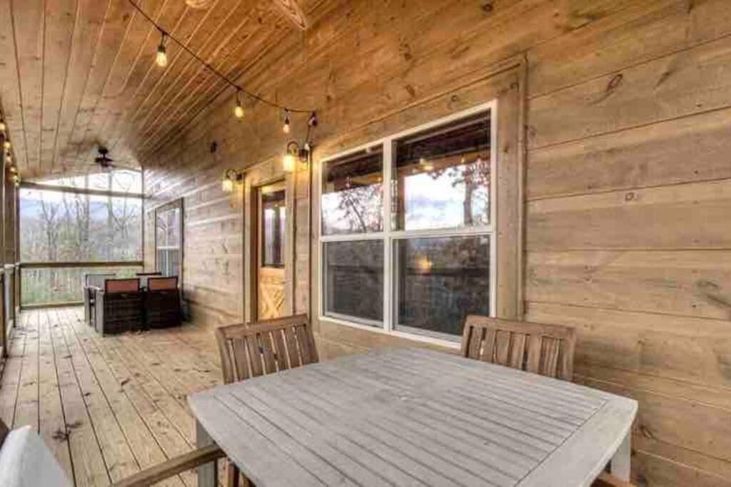 Tennessee Oasis Pool Cabin Βίλα Sevierville Εξωτερικό φωτογραφία