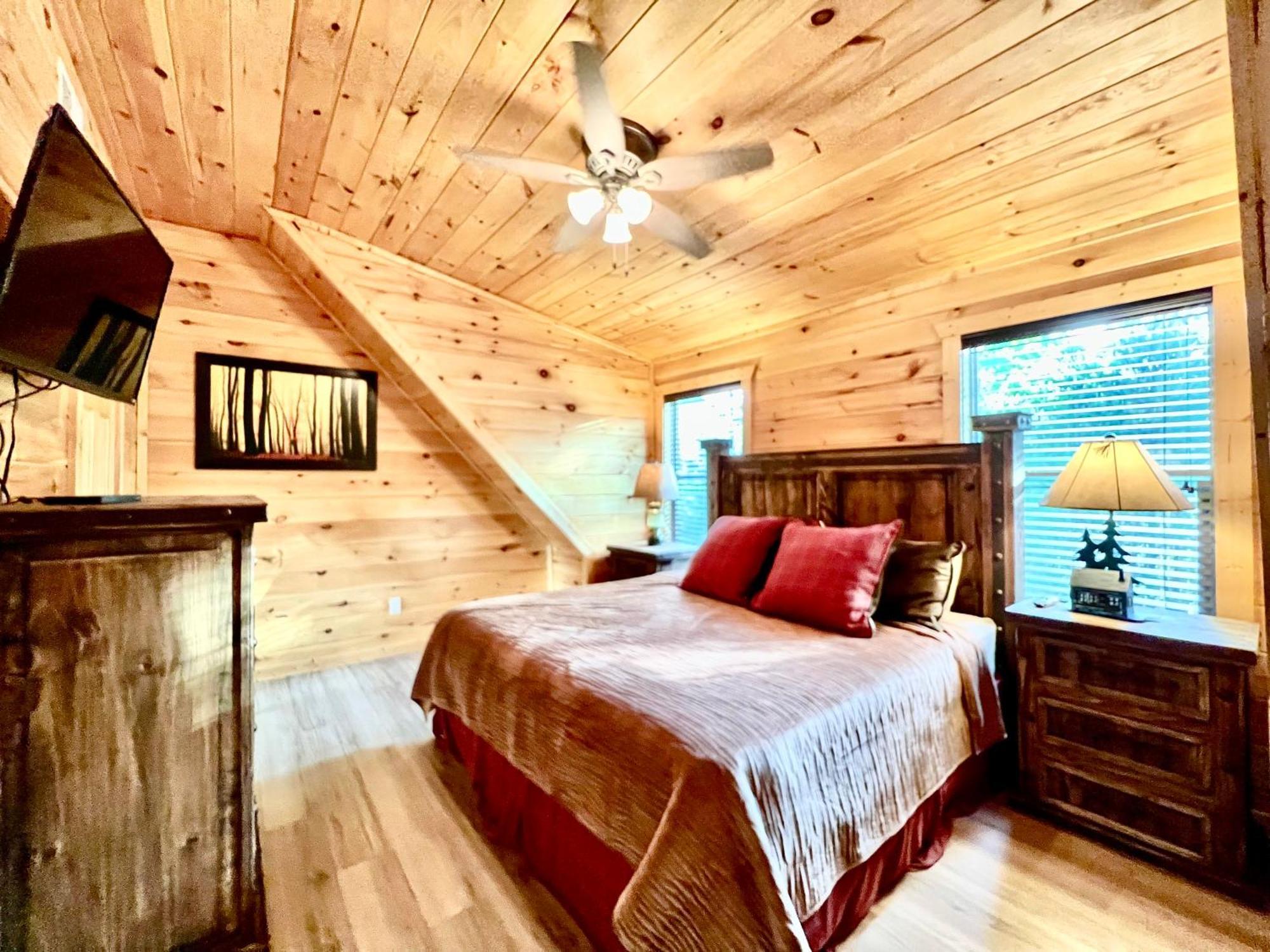 Tennessee Oasis Pool Cabin Βίλα Sevierville Εξωτερικό φωτογραφία